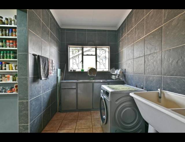 4 BEDROOM HOUSE FOR SALE IN WALKERVILLE CENTRAL